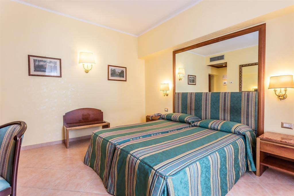 Raeli Hotel Noto Roma Exterior foto