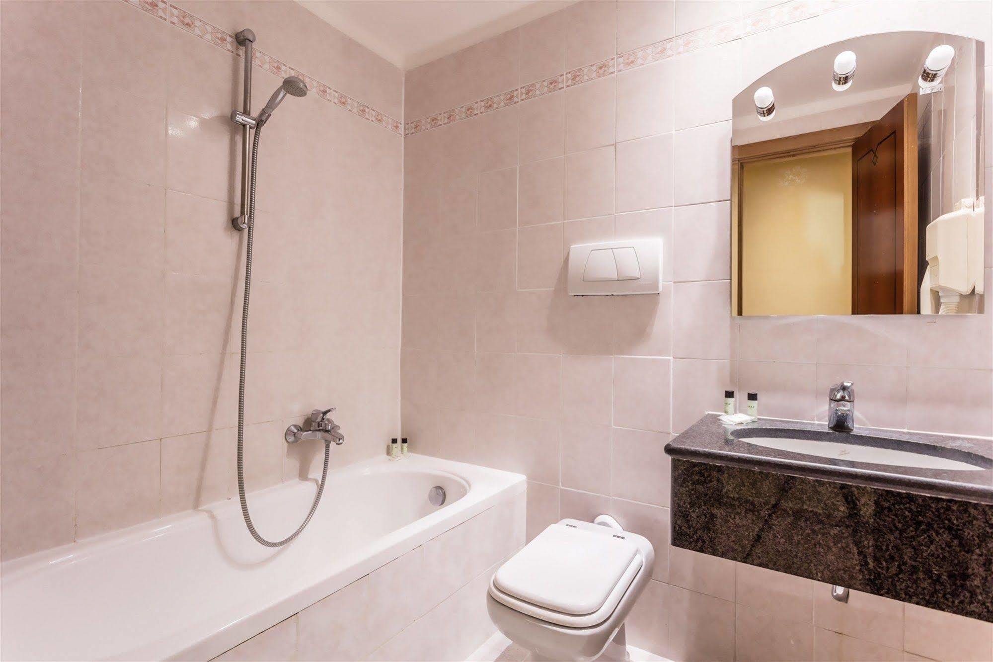Raeli Hotel Noto Roma Exterior foto