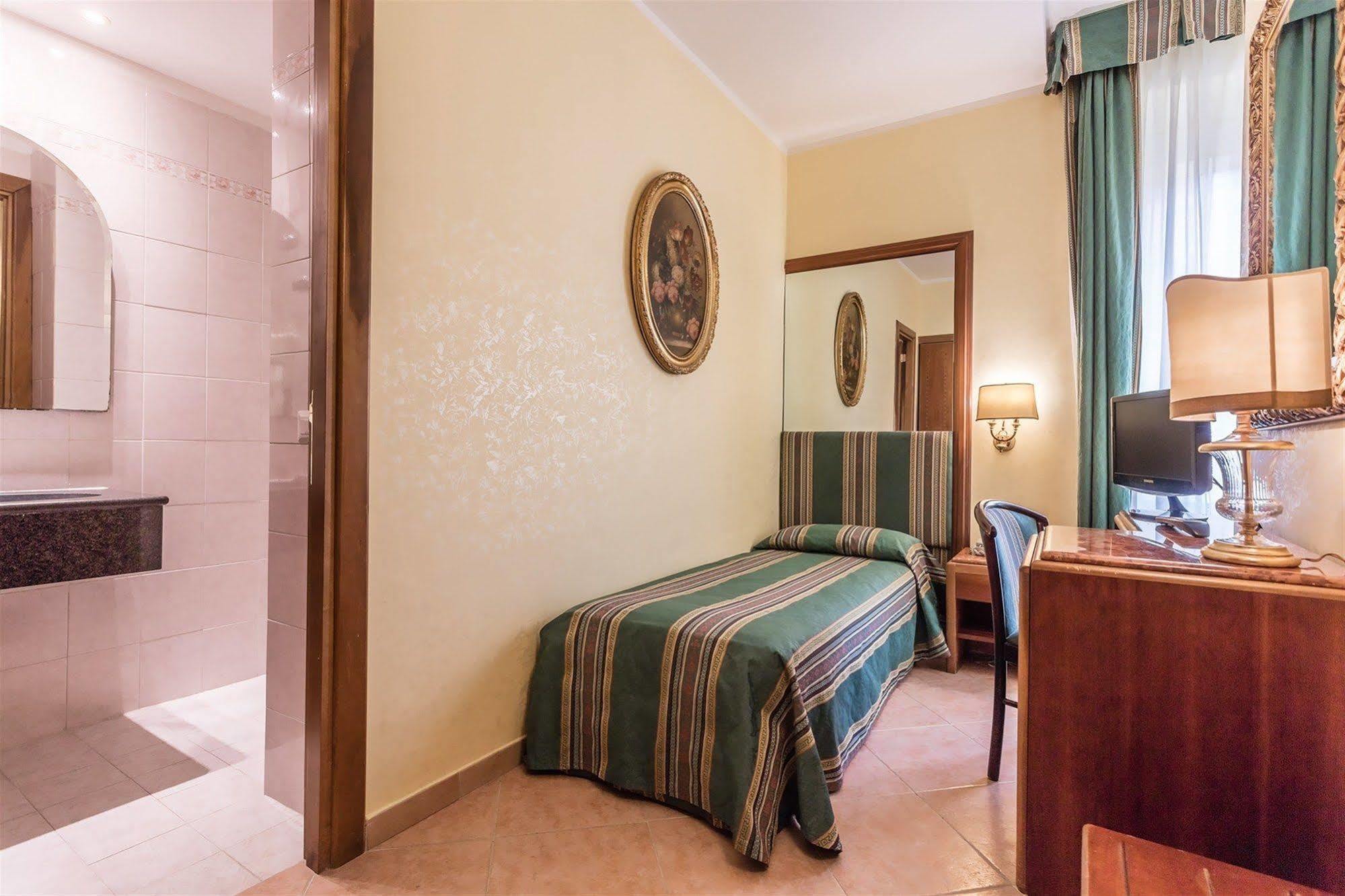 Raeli Hotel Noto Roma Exterior foto