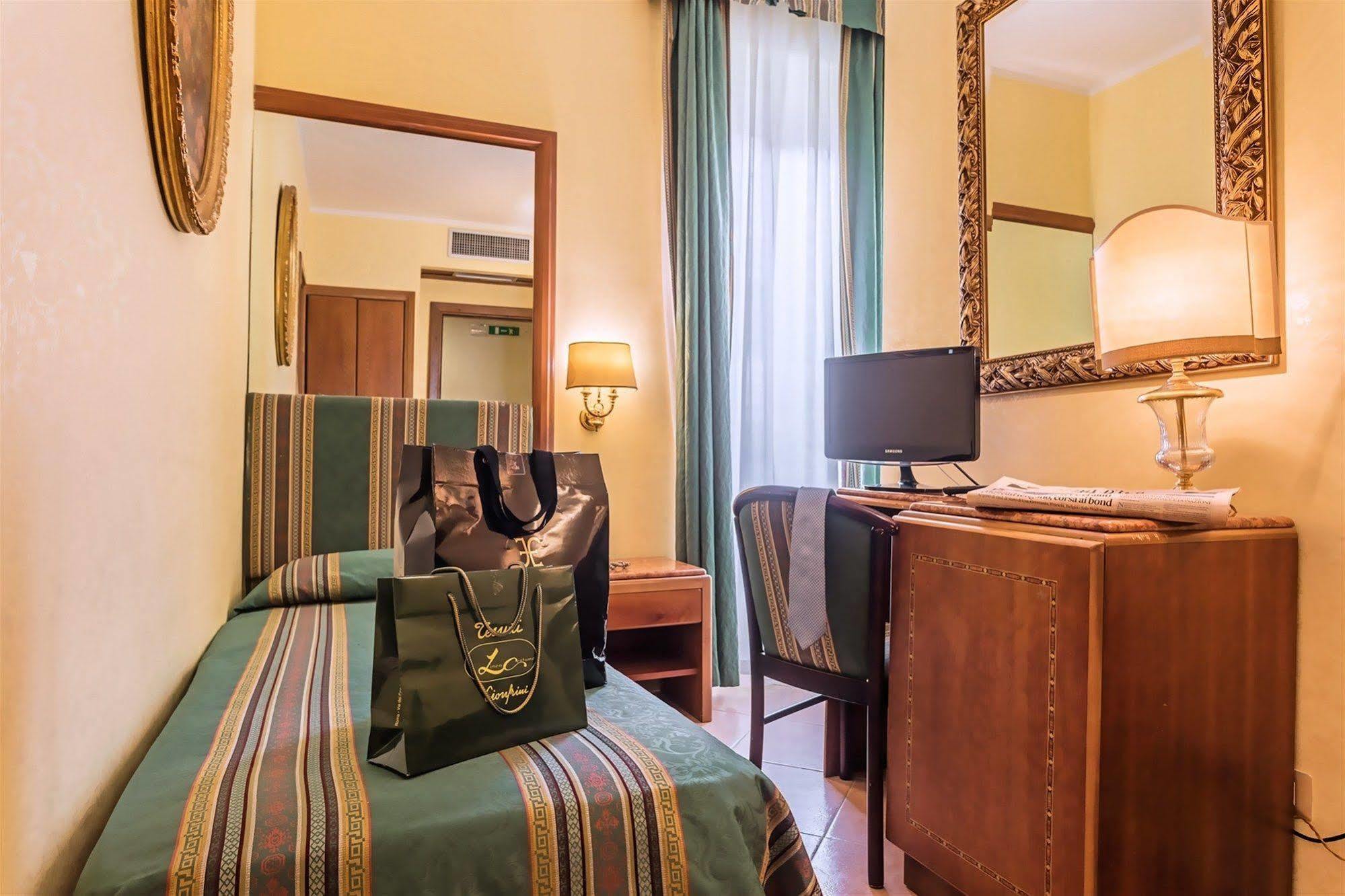 Raeli Hotel Noto Roma Exterior foto