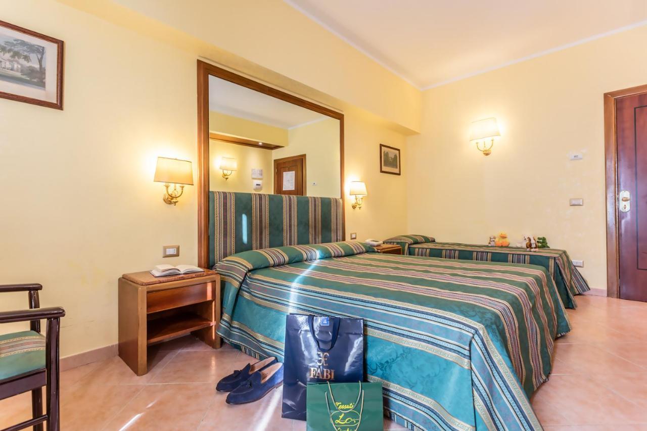 Raeli Hotel Noto Roma Exterior foto
